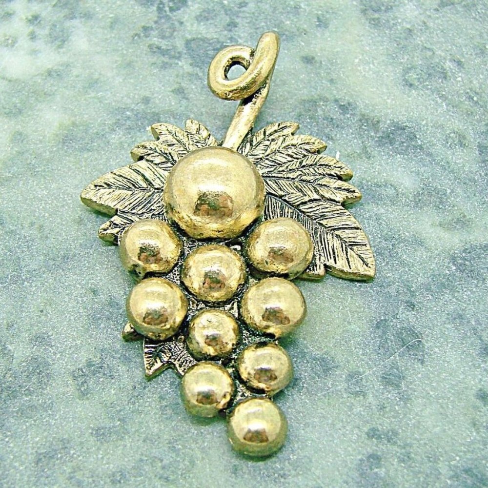 Gold Tone Grapevine Grape Cluster Charm Fashion Pendant Heavy Vintage Not Signed
